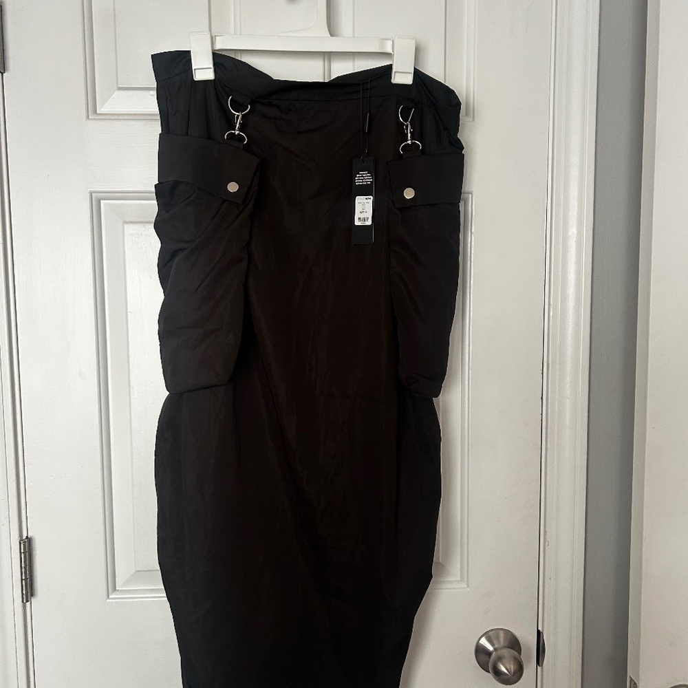 Cargo utility skirt